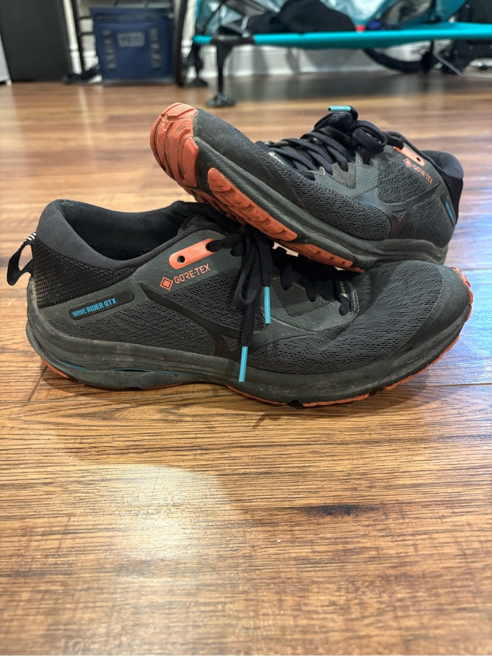 Mizuno Wave Rider GTX Black with Orange Accents 8.5 Womens